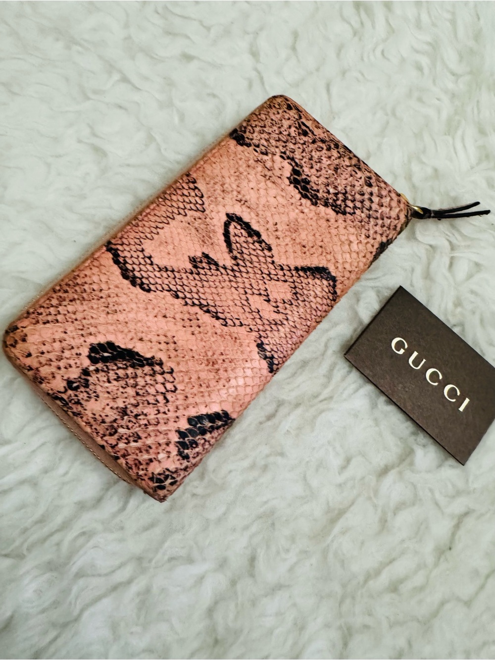 Gucci Pink Snakeskin Zip Wallet with Gold GG - Picture 5 of 13
